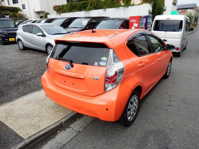 アクア S 純正ナビ Bカメラ プッシュスタート Bluetooth(8枚目)