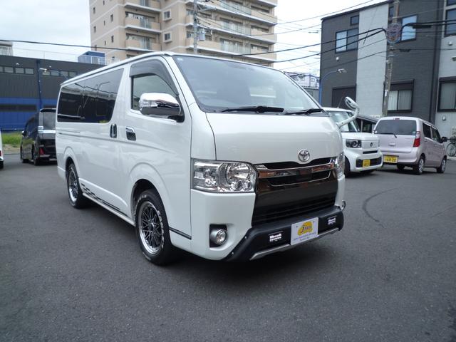 ハイエースバン スーパーGL 50TH アニバーサリーリミテッド ワンオーナー・禁煙車・TRDスポイラー・両側自動ドア・ワーク17インチ・ヒッチメンバー・荷室フローリング・LEDヘッドライト・カロッツェリアナビTV・HDMI/ブルートゥース・ETC・スマートキー(2枚目)