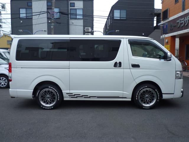 ハイエースバン スーパーGL 50TH アニバーサリーリミテッド ワンオーナー・禁煙車・TRDスポイラー・両側自動ドア・ワーク17インチ・ヒッチメンバー・荷室フローリング・LEDヘッドライト・カロッツェリアナビTV・HDMI/ブルートゥース・ETC・スマートキー(12枚目)