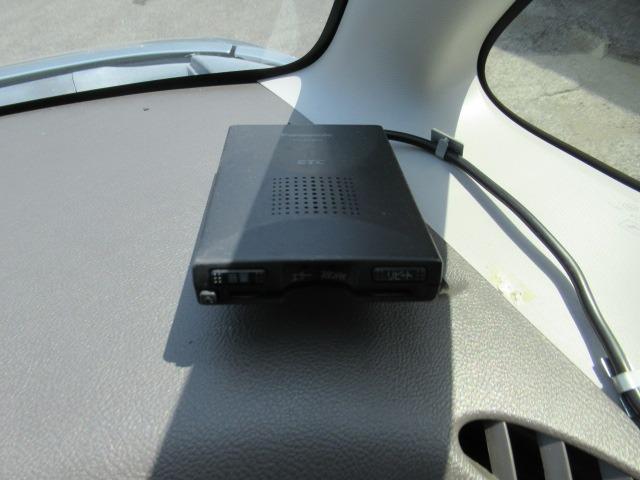 タント Ｌ　禁煙車　純正オーディオ　ＣＤ　ＥＴＣ　ポータブルナビ　左側スライドドア　パワーステアリング　パワーウィンドウ　ダブルエアバック　ＡＢＳ　キーレス　電動格納ミラー　アイドリングストップ　盗難防止システム（17枚目）