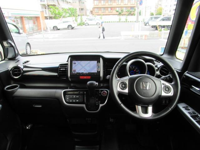 Ｎ－ＢＯＸカスタム Ｇ・ターボＬパッケージ　禁煙　純正メモリーナビ　ワンセグ　ＤＶＤビデオ　Ｂｌｕｅｔｏｏｔｈオーディオ　ハンズフリー　バックカメラ　左右パワースライドドア　オートクルーズ　パドルシフト　キセノンヘッドライト　ＬＥＤフォグ（6枚目）