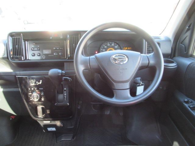 シートの状態、コンソールの状態、とても綺麗です！前ユーザーさんが大切に使用していた感が伺えます！ぜひオススメしたい程度良好な１台です！ＴＥＬ　０４７−３５７−１１９０