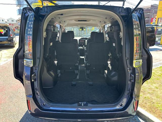 ハイブリッドV トヨタセーフティセンス/純正SDナビ/フルセグ/CD/DVD/Bluetooth/バックカメラ/ETC/片側パワースライドドア/スマートキー/シートヒーター/クルーズコントロール/ロールサンシェード(36枚目)