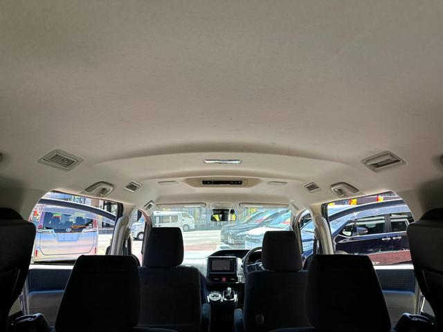 ハイブリッドV トヨタセーフティセンス/純正SDナビ/フルセグ/CD/DVD/Bluetooth/バックカメラ/ETC/片側パワースライドドア/スマートキー/シートヒーター/クルーズコントロール/ロールサンシェード(37枚目)