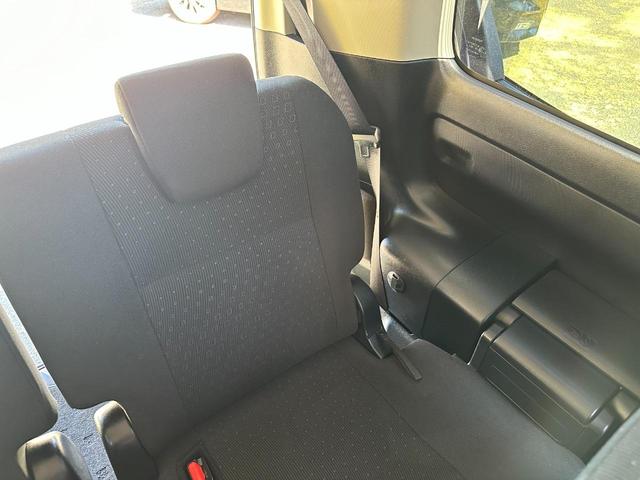 ハイブリッドV トヨタセーフティセンス/純正SDナビ/フルセグ/CD/DVD/Bluetooth/バックカメラ/ETC/片側パワースライドドア/スマートキー/シートヒーター/クルーズコントロール/ロールサンシェード(47枚目)