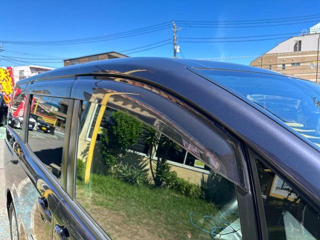 ハイブリッドV トヨタセーフティセンス/純正SDナビ/フルセグ/CD/DVD/Bluetooth/バックカメラ/ETC/片側パワースライドドア/スマートキー/シートヒーター/クルーズコントロール/ロールサンシェード(57枚目)