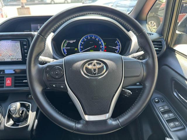 ハイブリッドV トヨタセーフティセンス/純正SDナビ/フルセグ/CD/DVD/Bluetooth/バックカメラ/ETC/片側パワースライドドア/スマートキー/シートヒーター/クルーズコントロール/ロールサンシェード(66枚目)