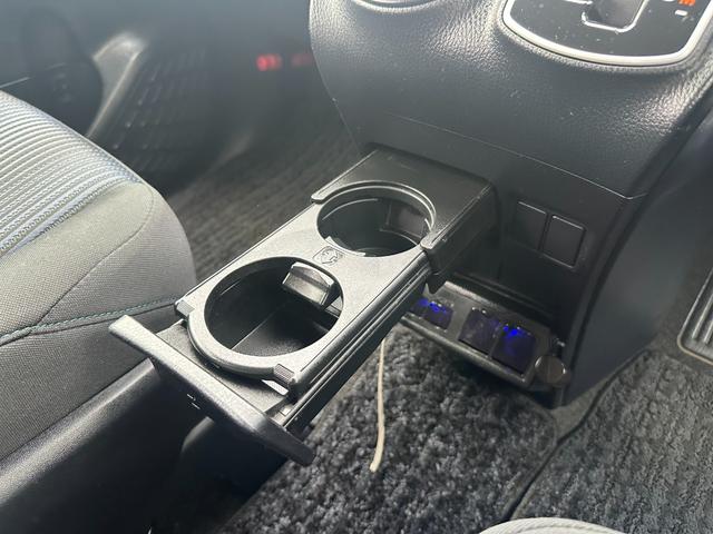 ノア Ｓｉ　禁煙／純正ＳＤナビ／フルセグ／ＤＶＤ／Ｂｌｕｅｔｏｏｔｈ／フリップダウンモニター／バックカメラ／ＥＴＣ／電動スライド／スマートキー／ＬＥＤオートライト／ロールサンシェード／アイドリングストップ／保証書（16枚目）