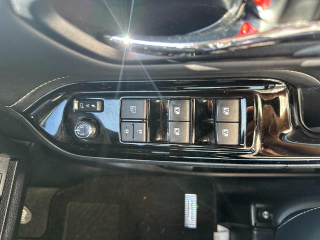 エスクァイア Gi 禁煙/トヨタセーフティセンス/純正SDナビ/フルセグ/DVD/Bluetooth/バックカメラ/ETC/スマートキー/電動スライド/LED/クルコン/ドラレコ/本革/シートヒーター/ロールサンシェード(13枚目)