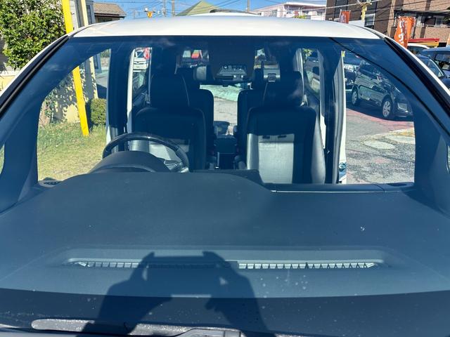 エスクァイア Gi 禁煙/トヨタセーフティセンス/純正SDナビ/フルセグ/DVD/Bluetooth/バックカメラ/ETC/スマートキー/電動スライド/LED/クルコン/ドラレコ/本革/シートヒーター/ロールサンシェード(25枚目)