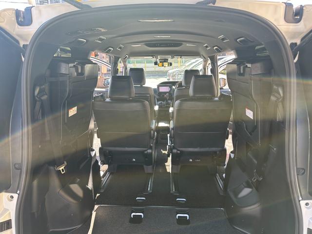 エスクァイア Gi 禁煙/トヨタセーフティセンス/純正SDナビ/フルセグ/DVD/Bluetooth/バックカメラ/ETC/スマートキー/電動スライド/LED/クルコン/ドラレコ/本革/シートヒーター/ロールサンシェード(37枚目)