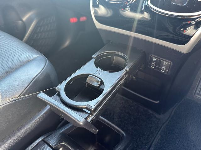 エスクァイア Gi 禁煙/トヨタセーフティセンス/純正SDナビ/フルセグ/DVD/Bluetooth/バックカメラ/ETC/スマートキー/電動スライド/LED/クルコン/ドラレコ/本革/シートヒーター/ロールサンシェード(70枚目)