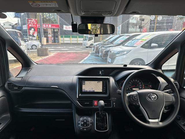 ノア Ｘ　トヨタセーフティセンス／純正ＳＤナビ／フルセグ／ＤＶＤ／Ｂｌｕｅｔｏｏｔｈ／バックカメラ／ＥＴＣ２．０／電動スライド／ＬＥＤ／フォグ／クルコン／アイドリングストップ／モデリスタエアロ／保証書／アルミ／（3枚目）