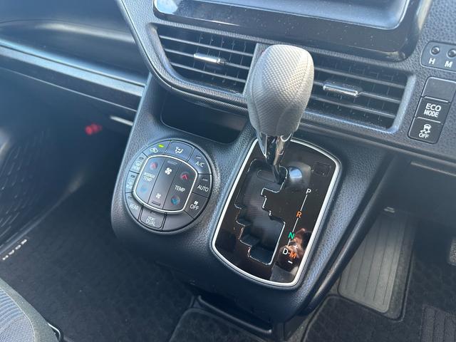 ノア Ｘ　トヨタセーフティセンス／純正ＳＤナビ／フルセグ／ＤＶＤ／Ｂｌｕｅｔｏｏｔｈ／バックカメラ／ＥＴＣ２．０／電動スライド／ＬＥＤ／フォグ／クルコン／アイドリングストップ／モデリスタエアロ／保証書／アルミ／（20枚目）