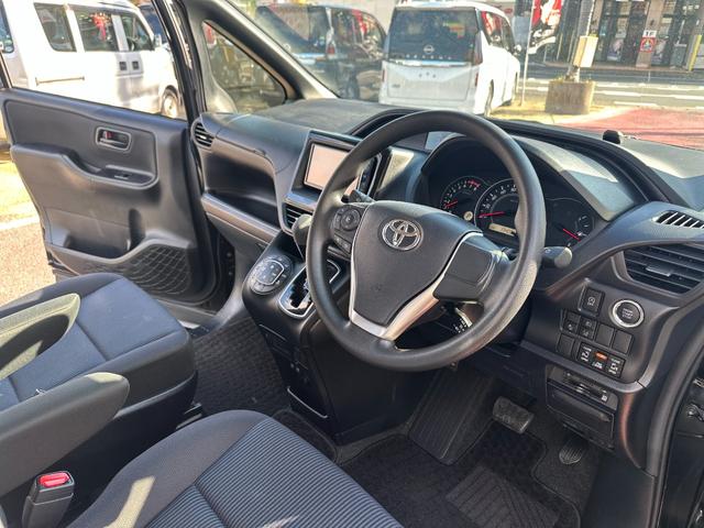 ノア Ｘ　トヨタセーフティセンス／純正ＳＤナビ／フルセグ／ＤＶＤ／Ｂｌｕｅｔｏｏｔｈ／バックカメラ／ＥＴＣ２．０／電動スライド／ＬＥＤ／フォグ／クルコン／アイドリングストップ／モデリスタエアロ／保証書／アルミ／（27枚目）