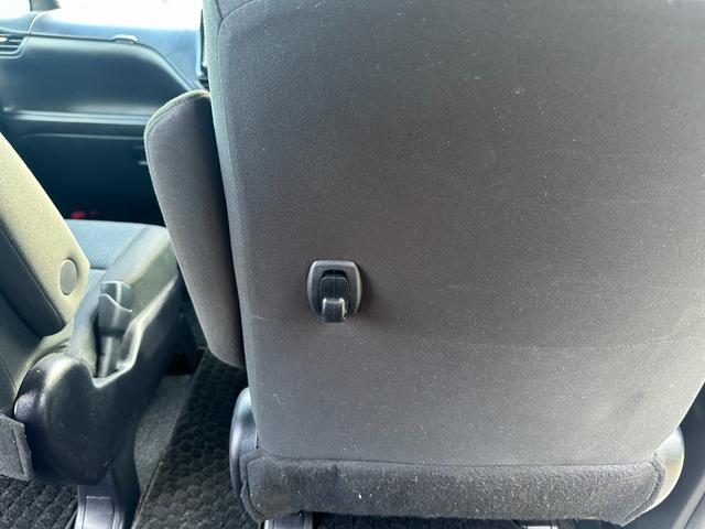 ノア Ｘ　トヨタセーフティセンス／純正ＳＤナビ／フルセグ／ＤＶＤ／Ｂｌｕｅｔｏｏｔｈ／バックカメラ／ＥＴＣ２．０／電動スライド／ＬＥＤ／フォグ／クルコン／アイドリングストップ／モデリスタエアロ／保証書／アルミ／（76枚目）