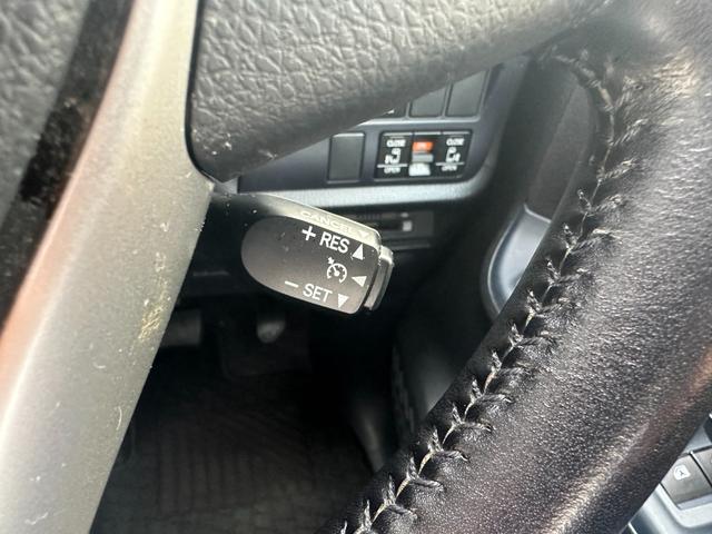 ノア Ｇ　トヨタセーフティセンス／純正ＳＤナビ／フルセグ／ＤＶＤ／Ｂｌｕｅｔｏｏｔｈ／バックカメラ／ＥＴＣ２．０／電動スライド／スマートキー／ＬＥＤ／クルコン／デュアルオートＡＣ／ロールサンシェード／純正アルミ（12枚目）