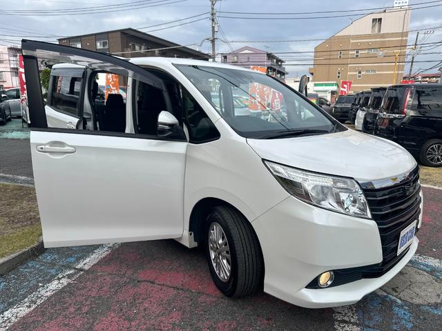 ノア Ｇ　トヨタセーフティセンス／純正ＳＤナビ／フルセグ／ＤＶＤ／Ｂｌｕｅｔｏｏｔｈ／バックカメラ／ＥＴＣ２．０／電動スライド／スマートキー／ＬＥＤ／クルコン／デュアルオートＡＣ／ロールサンシェード／純正アルミ（26枚目）