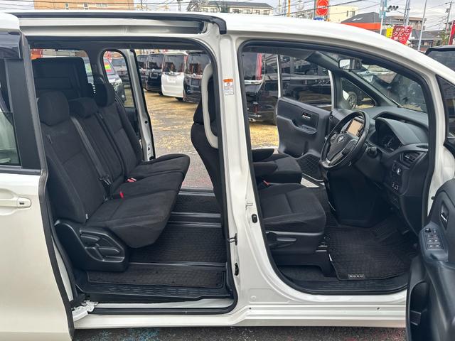 ノア Ｇ　トヨタセーフティセンス／純正ＳＤナビ／フルセグ／ＤＶＤ／Ｂｌｕｅｔｏｏｔｈ／バックカメラ／ＥＴＣ２．０／電動スライド／スマートキー／ＬＥＤ／クルコン／デュアルオートＡＣ／ロールサンシェード／純正アルミ（31枚目）