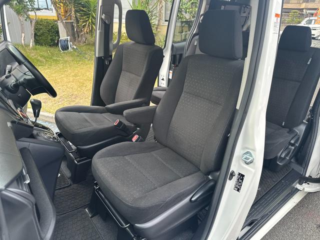 ノア Ｇ　トヨタセーフティセンス／純正ＳＤナビ／フルセグ／ＤＶＤ／Ｂｌｕｅｔｏｏｔｈ／バックカメラ／ＥＴＣ２．０／電動スライド／スマートキー／ＬＥＤ／クルコン／デュアルオートＡＣ／ロールサンシェード／純正アルミ（41枚目）