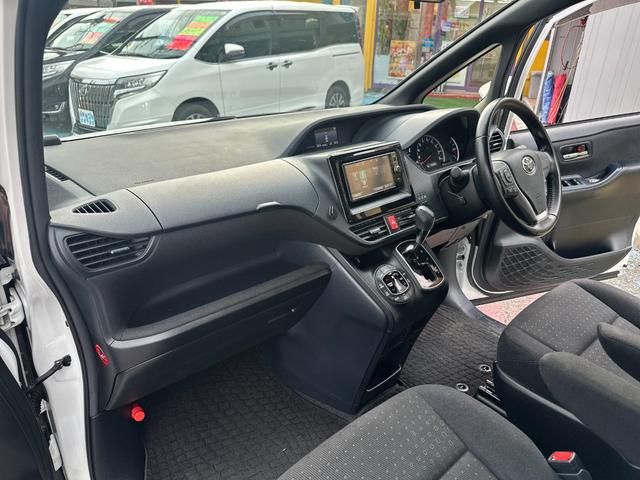 ノア Ｇ　トヨタセーフティセンス／純正ＳＤナビ／フルセグ／ＤＶＤ／Ｂｌｕｅｔｏｏｔｈ／バックカメラ／ＥＴＣ２．０／電動スライド／スマートキー／ＬＥＤ／クルコン／デュアルオートＡＣ／ロールサンシェード／純正アルミ（42枚目）