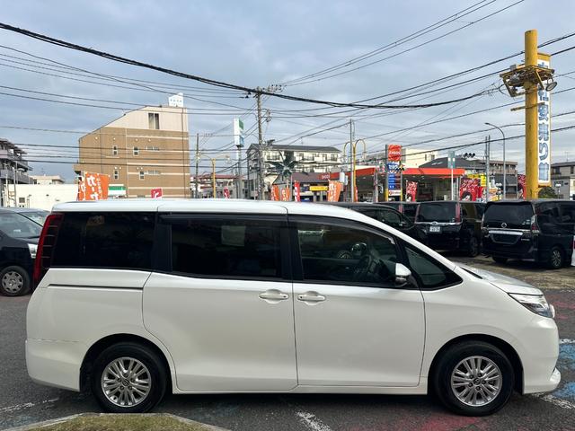ノア Ｇ　トヨタセーフティセンス／純正ＳＤナビ／フルセグ／ＤＶＤ／Ｂｌｕｅｔｏｏｔｈ／バックカメラ／ＥＴＣ２．０／電動スライド／スマートキー／ＬＥＤ／クルコン／デュアルオートＡＣ／ロールサンシェード／純正アルミ（52枚目）
