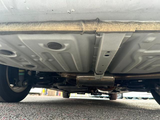 ノア Ｇ　トヨタセーフティセンス／純正ＳＤナビ／フルセグ／ＤＶＤ／Ｂｌｕｅｔｏｏｔｈ／バックカメラ／ＥＴＣ２．０／電動スライド／スマートキー／ＬＥＤ／クルコン／デュアルオートＡＣ／ロールサンシェード／純正アルミ（64枚目）