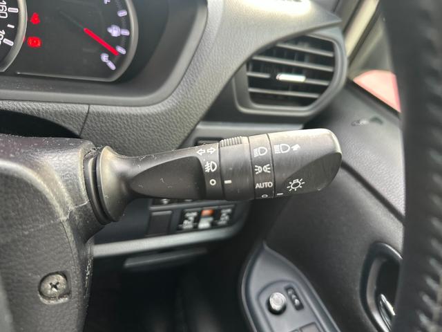 ノア Ｇ　トヨタセーフティセンス／純正ＳＤナビ／フルセグ／ＤＶＤ／Ｂｌｕｅｔｏｏｔｈ／バックカメラ／ＥＴＣ２．０／電動スライド／スマートキー／ＬＥＤ／クルコン／デュアルオートＡＣ／ロールサンシェード／純正アルミ（68枚目）