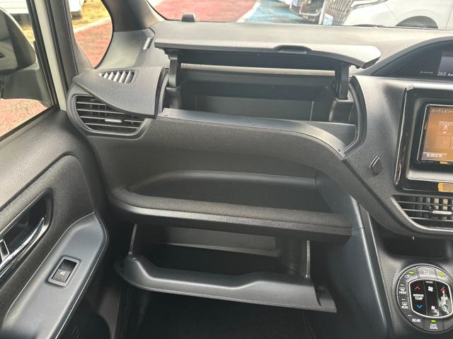 ノア Ｇ　トヨタセーフティセンス／純正ＳＤナビ／フルセグ／ＤＶＤ／Ｂｌｕｅｔｏｏｔｈ／バックカメラ／ＥＴＣ２．０／電動スライド／スマートキー／ＬＥＤ／クルコン／デュアルオートＡＣ／ロールサンシェード／純正アルミ（73枚目）