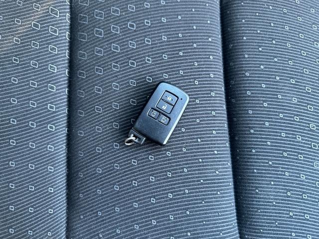 ノア Ｇ　禁煙／トヨタセーフティセンス／純正９インチＳＤナビ／フルセグ／ＤＶＤ／Ｂｌｕｅｔｏｏｔｈ／フリップダウンモニター／ＥＴＣ／バックカメラ／電動スライド／クルコン／ドラレコ／ＬＥＤ／シートヒーター／フォグ（17枚目）