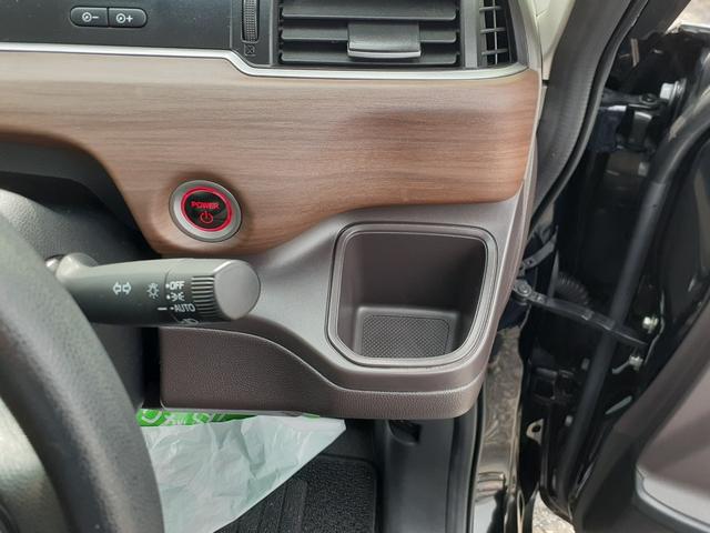 フリードハイブリッド ハイブリッド・Ｇホンダセンシング　禁煙車　後期型　両側電動スライドドア　Ａクルコン　ＥＴＣ　ＬＥＤヘッドライト　プッシュスタート　オートエアコン　社外ナビ　Ｂｌｕｅｔｏｏｔｈ　ＤＶＤ再生　ＳＤ　ＵＳＢ　バックカメラ　除菌　サンシェード（48枚目）