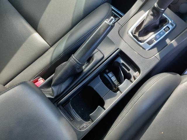 キザシ ベースグレード 禁煙車 最終型 黒本革パワーシート クルコン キセノンヘッドライト フォグ 前後センサー 社外ナビ フルセグTV Bluetooth DVD再生 SD プッシュスタート ニー&サイドエアバッグ ETC(33枚目)