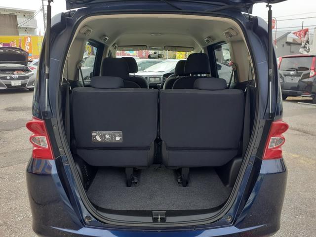 フリード Ｇ　ジャストセレクション　電動スライドドア　キセノンヘッドライト　オートライト　スマートキー　ＥＴＣ　純正ＨＤＤインターナビ　ＴＶ　ミュージックサーバー　ＤＶＤ再生　ＶＩＤＥＯ　バックカメラ　除菌（69枚目）