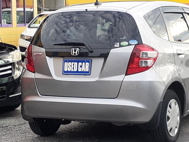 フィット Ｇ　ハイウェイエディション　禁煙車　キセノンヘッドライト　オートライト　ＥＴＣ　純正ＨＤＤインターナビ　ミュージックサーバー　テレビ　ＤＶＤ再生　ＶＩＤＥＯ　バックカメラ　キーレス　電動格納ミラー　ドアバイザー　除菌（18枚目）