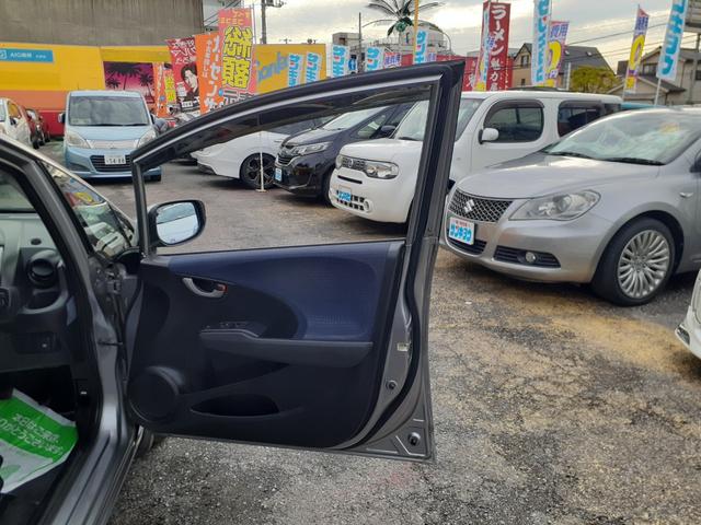 フィット Ｇ　ハイウェイエディション　禁煙車　キセノンヘッドライト　オートライト　ＥＴＣ　純正ＨＤＤインターナビ　ミュージックサーバー　テレビ　ＤＶＤ再生　ＶＩＤＥＯ　バックカメラ　キーレス　電動格納ミラー　ドアバイザー　除菌（46枚目）