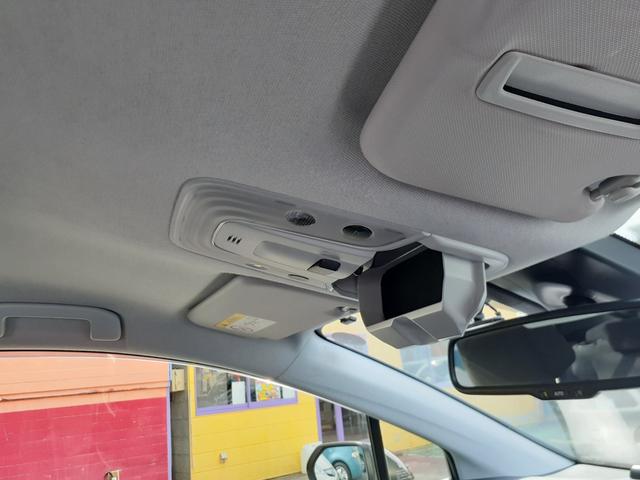 プリウス Sセーフティプラス 禁煙 セーフティセンス Aクルコン HUD LEDヘッドライト フォグランプ 純正9インチナビ 地デジTV Bluetooth DVD再生 SD バックカメラ ETC2.0 前後センサー 前後ドラレコ(51枚目)