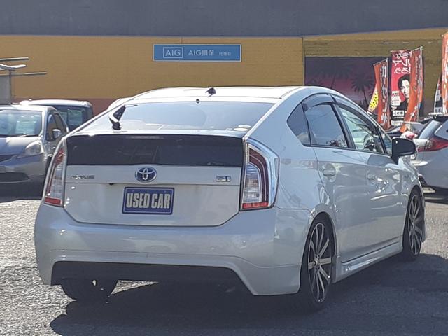 プリウス Ｓ　禁煙車　１オーナー車　モデリスタフルエアロ　車高調　ＣＯＳＭＩＣ１８インチアルミ　キセノン　ＥＴＣ　純正ナビ　フルセグＴＶ　Ｂｌｕｅｔｏｏｔｈ　ＤＶＤ　ＳＤ　バックカメラ　ドラレコ　スモークフィルム（8枚目）