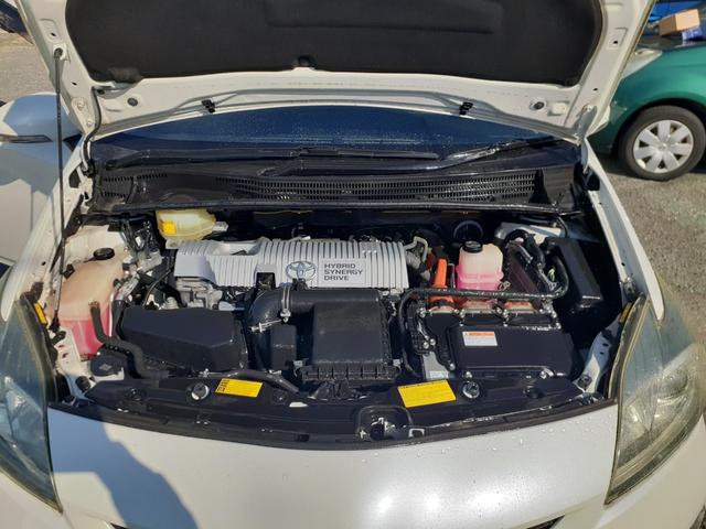 プリウス Ｓ　禁煙車　１オーナー車　モデリスタフルエアロ　車高調　ＣＯＳＭＩＣ１８インチアルミ　キセノン　ＥＴＣ　純正ナビ　フルセグＴＶ　Ｂｌｕｅｔｏｏｔｈ　ＤＶＤ　ＳＤ　バックカメラ　ドラレコ　スモークフィルム（9枚目）