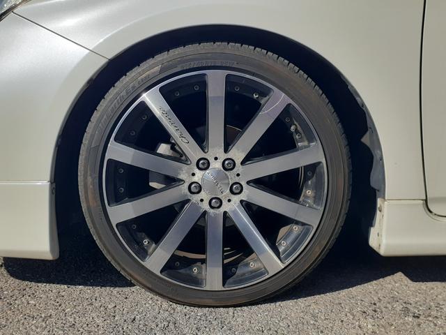 プリウス Ｓ　禁煙車　１オーナー車　モデリスタフルエアロ　車高調　ＣＯＳＭＩＣ１８インチアルミ　キセノン　ＥＴＣ　純正ナビ　フルセグＴＶ　Ｂｌｕｅｔｏｏｔｈ　ＤＶＤ　ＳＤ　バックカメラ　ドラレコ　スモークフィルム（11枚目）