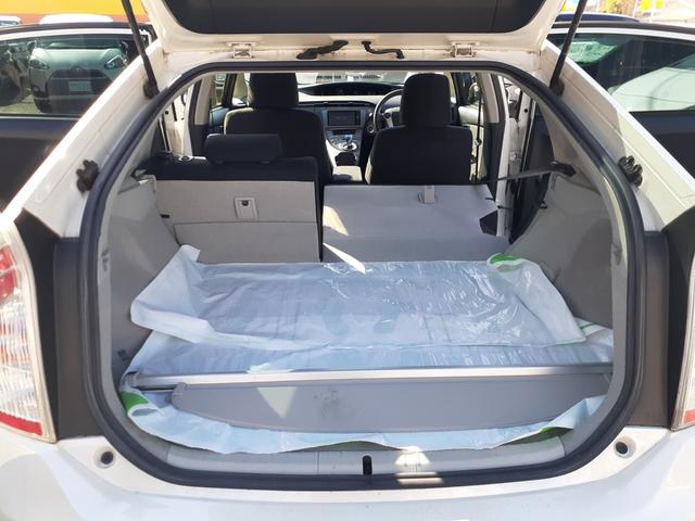 プリウス Ｓ　禁煙車　１オーナー車　モデリスタフルエアロ　車高調　ＣＯＳＭＩＣ１８インチアルミ　キセノン　ＥＴＣ　純正ナビ　フルセグＴＶ　Ｂｌｕｅｔｏｏｔｈ　ＤＶＤ　ＳＤ　バックカメラ　ドラレコ　スモークフィルム（27枚目）