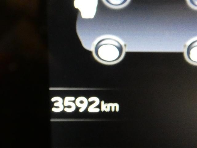 プリウス Z 千葉県内販売 サンルーフ フルセグ バックカメラ 衝突被害軽減システム ETC LEDヘッドランプ シートヒーター 記録簿 安全装備 オートクルーズコントロール 電動シート アルミホイール(4枚目)