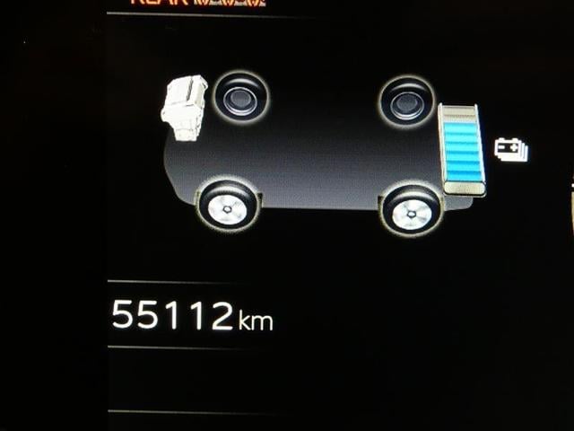 プリウス G 千葉県内販売 フルセグ バックカメラ 衝突被害軽減システム ETC LEDヘッドランプ ワンオーナー シートヒーター 記録簿 安全装備 オートクルーズコントロール 盗難防止装置 スマートキー(4枚目)