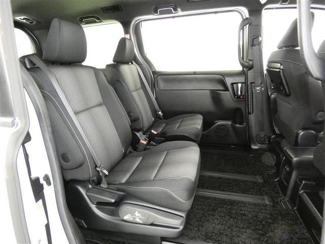 ヴォクシー ハイブリッドＺＳ　煌ＩＩ　フルセグ　メモリーナビ　後席モニター　バックカメラ　衝突被害軽減システム　ＥＴＣ　両側電動スライド　ＬＥＤヘッドランプ　３列シート　ＤＶＤ再生　記録簿　乗車定員７人　オートクルーズコントロール　ＣＤ（15枚目）