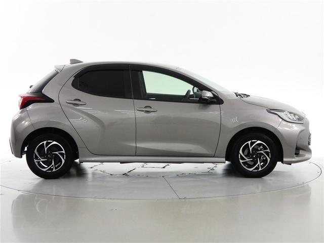 ヤリス ハイブリッドG バックカメラ ドラレコ 衝突被害軽減システム ETC LEDヘッドランプ ワンオーナー ミュージックプレイヤー接続可 記録簿 安全装備 オートクルーズコントロール アルミホイール 盗難防止装置(2枚目)