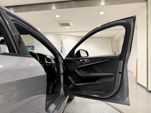 1シリーズ 118d Mスポーツ ブラックレザ-・18インチAW・アクティブクルーズコントロール・電動トランク・HDDナビ・シートヒーター・Apple CarPlay・Bluetooth・衝突被害軽減ブレーキ・バックカメラ(6枚目)