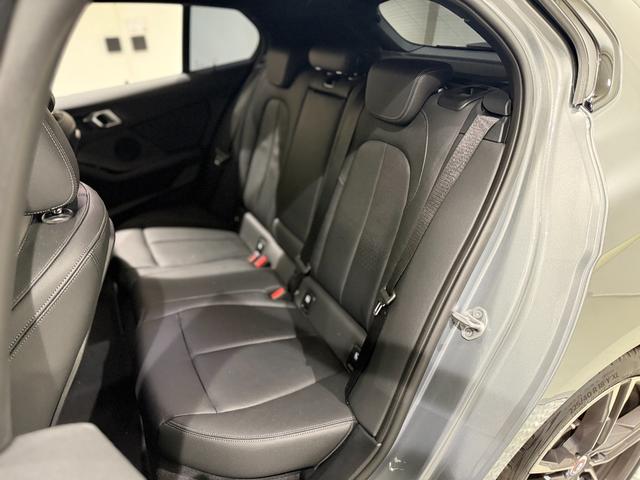 1シリーズ 118d Mスポーツ ブラックレザ-・18インチAW・アクティブクルーズコントロール・電動トランク・HDDナビ・シートヒーター・Apple CarPlay・Bluetooth・衝突被害軽減ブレーキ・バックカメラ(14枚目)