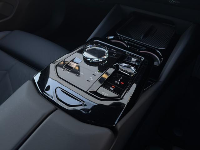 ５シリーズ ５２３ｄ　ｘＤｒｉｖｅ　Ｍスポーツ　ブラックシート・１９ＡＷ・ランバーサポート・後席エアコン・ＡｐｐｌｅＣａｒＰｌａｙ・アンビエントライト・ヘッドアップディスプレイ・全方位カメラ・電動トランク・全席シートヒーター・フルセグ・ＬＥＤ（41枚目）