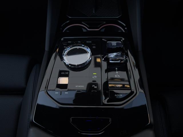 ５シリーズ ５２３ｄ　ｘＤｒｉｖｅ　Ｍスポーツ　ブラックシート・１９ＡＷ・ランバーサポート・後席エアコン・ＡｐｐｌｅＣａｒＰｌａｙ・アンビエントライト・ヘッドアップディスプレイ・全方位カメラ・電動トランク・全席シートヒーター・フルセグ・ＬＥＤ（42枚目）