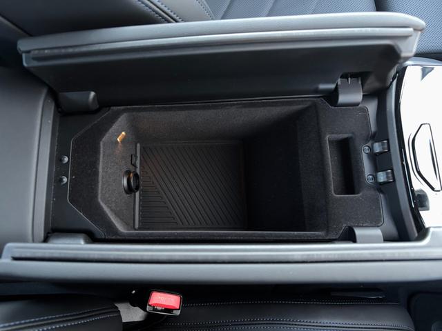 ５シリーズ ５２３ｄ　ｘＤｒｉｖｅ　Ｍスポーツ　ブラックシート・１９ＡＷ・ランバーサポート・後席エアコン・ＡｐｐｌｅＣａｒＰｌａｙ・アンビエントライト・ヘッドアップディスプレイ・全方位カメラ・電動トランク・全席シートヒーター・フルセグ・ＬＥＤ（45枚目）