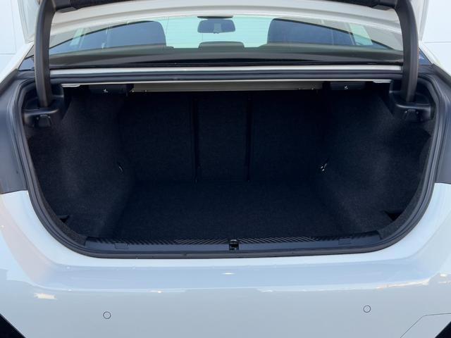 ５シリーズ ５２３ｄ　ｘＤｒｉｖｅ　Ｍスポーツ　ブラックシート・１９ＡＷ・ランバーサポート・後席エアコン・ＡｐｐｌｅＣａｒＰｌａｙ・アンビエントライト・ヘッドアップディスプレイ・全方位カメラ・電動トランク・全席シートヒーター・フルセグ・ＬＥＤ（49枚目）